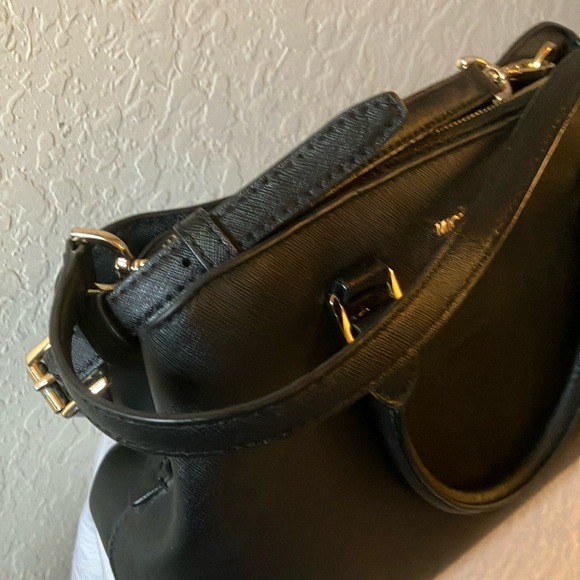 Michael Kors: Black Sheila Medium Faux Saffiano Leather Satchel- Gold Tone - Picture 7 of 15